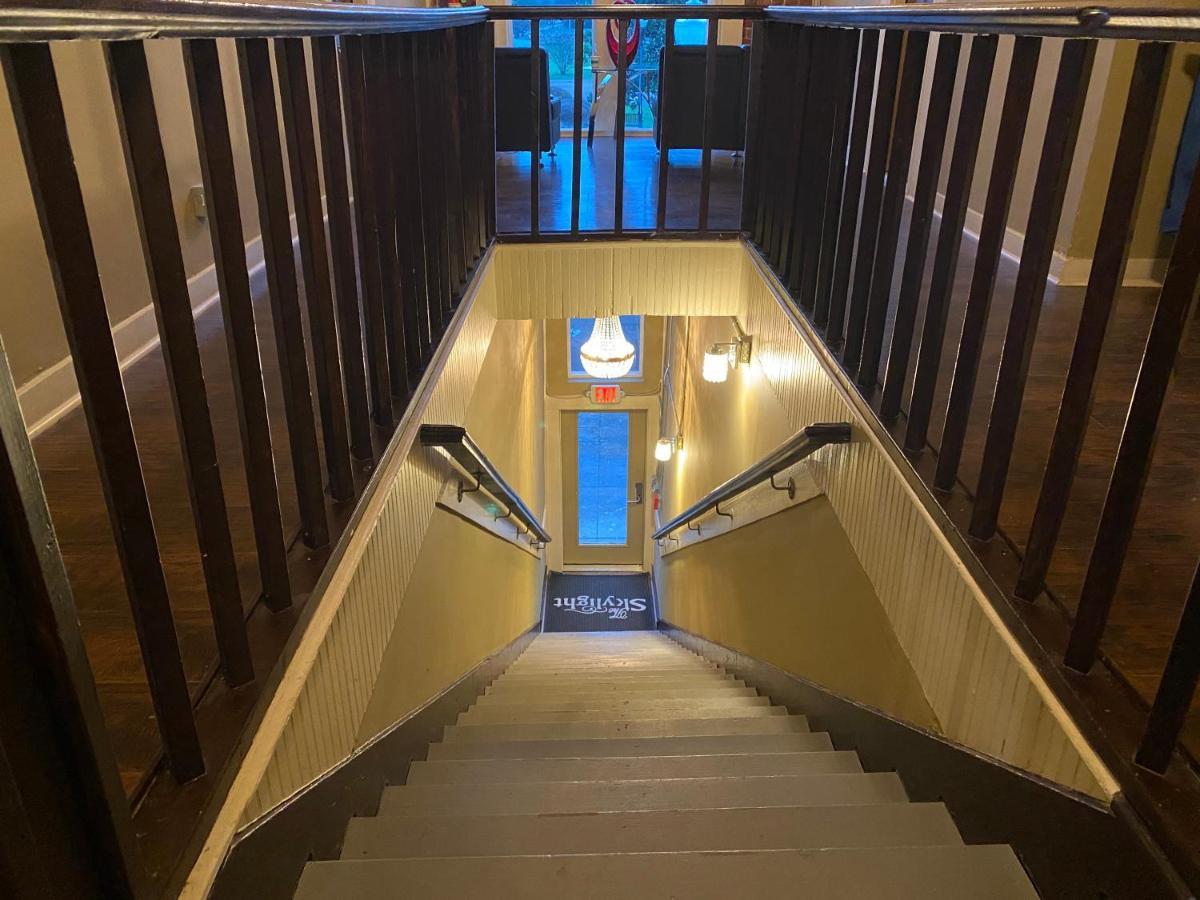 The Skylight Hotel Гринвилл Экстерьер фото