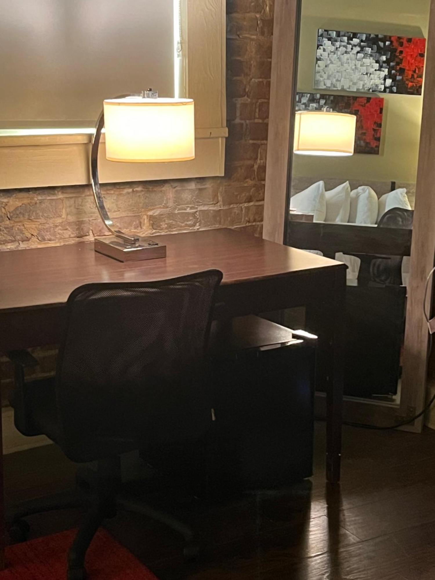The Skylight Hotel Гринвилл Экстерьер фото