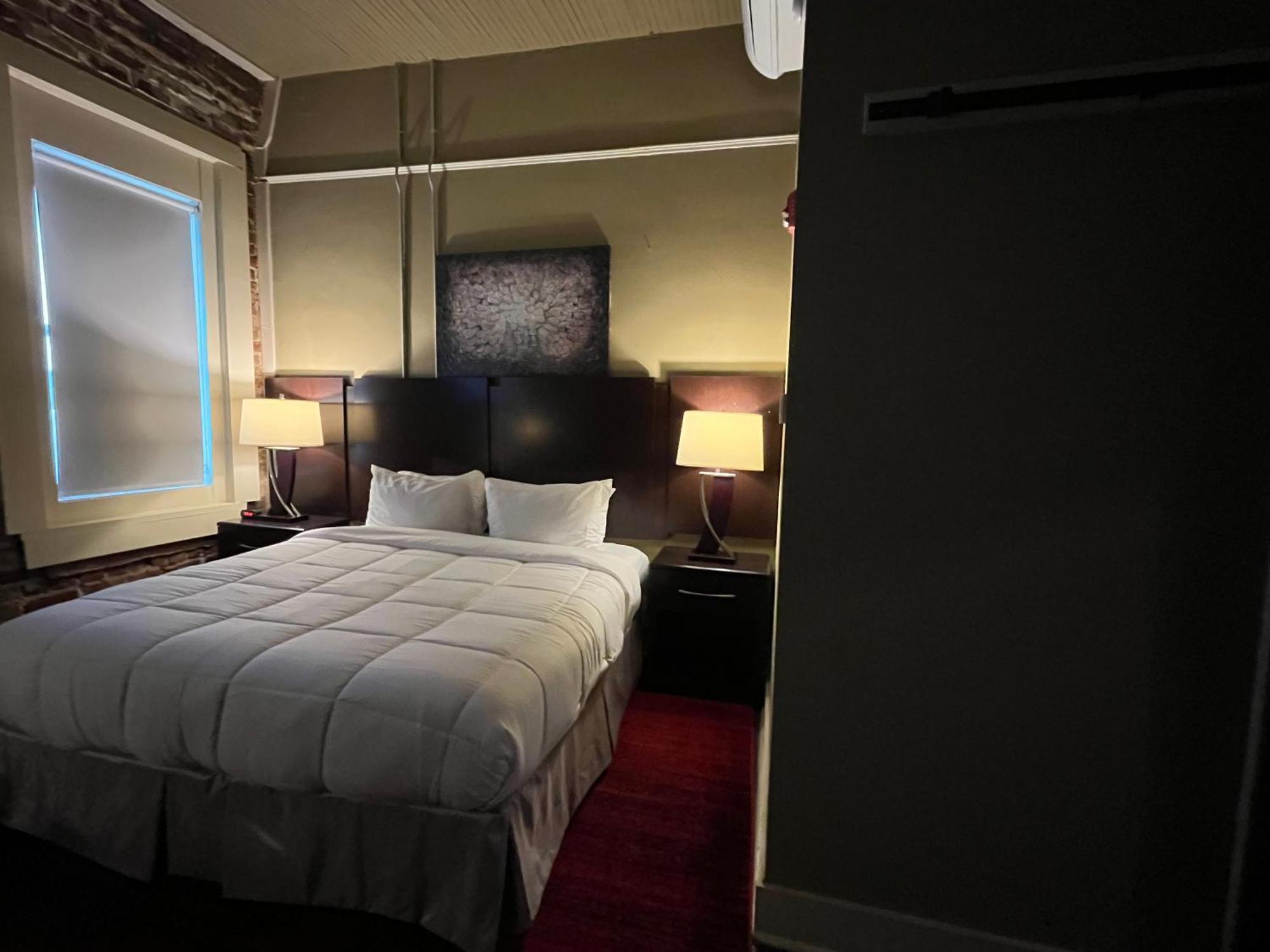 The Skylight Hotel Гринвилл Экстерьер фото