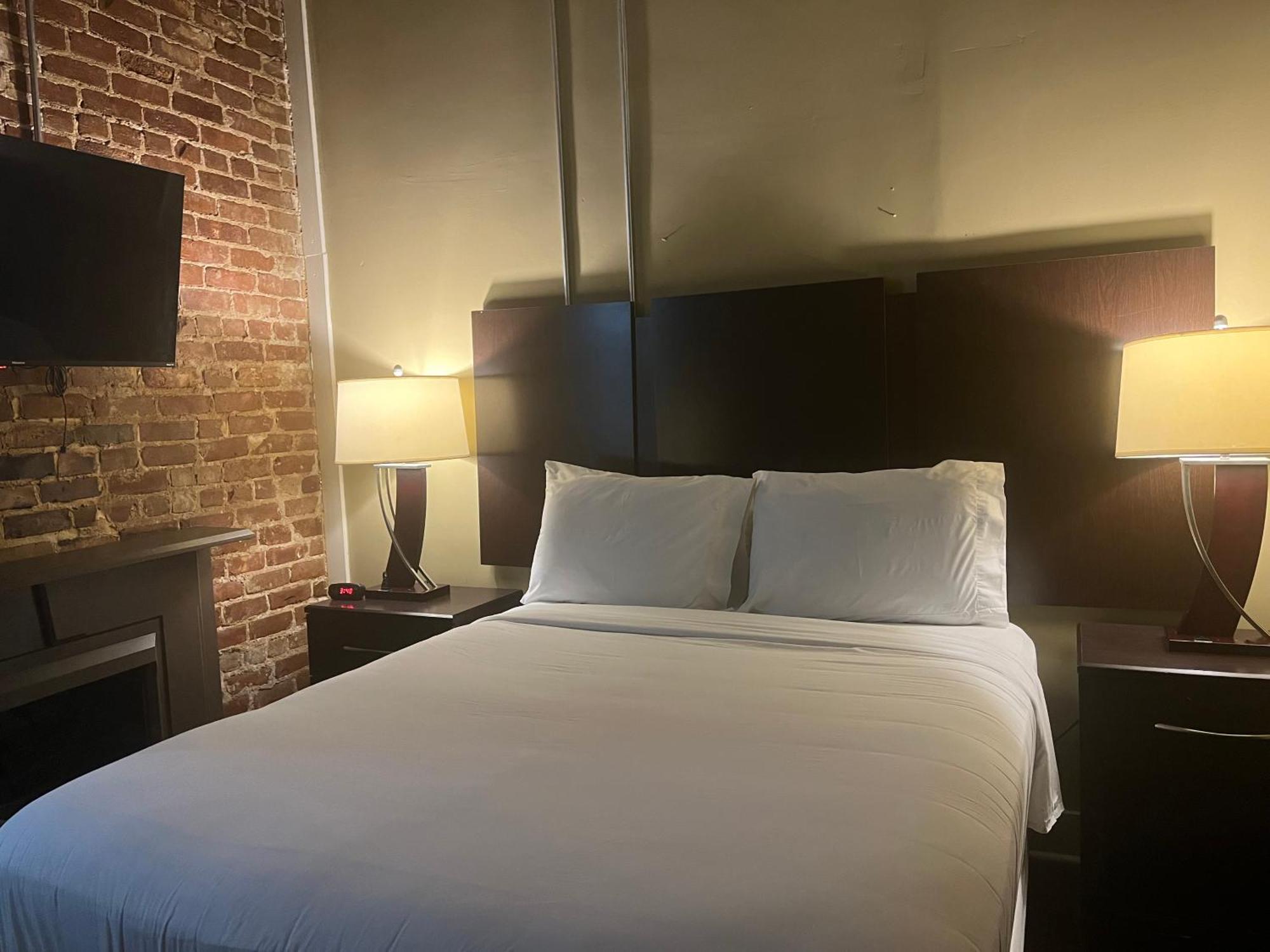 The Skylight Hotel Гринвилл Экстерьер фото