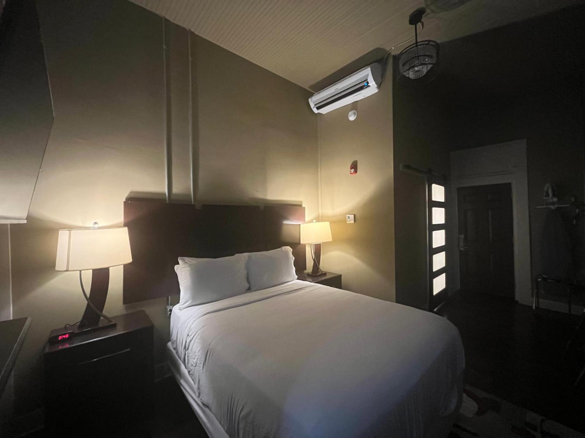 The Skylight Hotel Гринвилл Экстерьер фото